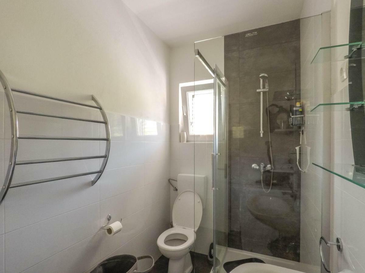 Apartment Marinsko Veli Iz Exterior photo